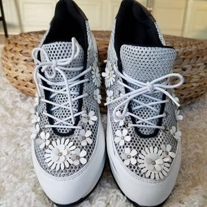 SO FREE Fashion Flower Sneakers